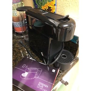 Nespresso Delonghi Essenza Plus with Milk Frother